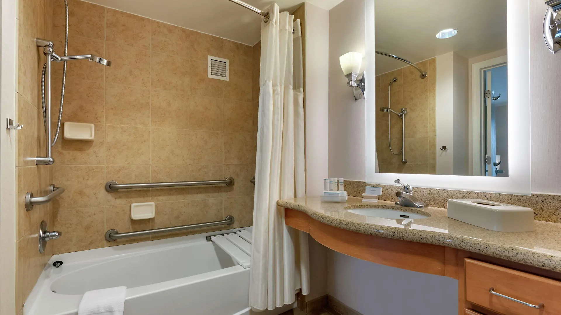 Homewood Suites By Hilton Daytona Beach Speedway-Airport 3*,